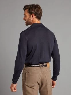 Fine Merino Long Sleeve Polo Shirt - Navy -Clothing store 230823 OliverBrown Model2585