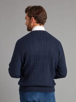 Cashmere Cable Crew Neck Jumper - Navy -Clothing store 230823 OliverBrown Model2735