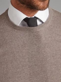 Merino Crew Neck Jumper - Fawn -Clothing store 230823 OliverBrown Model2893