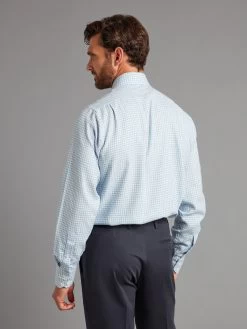 Cashmere Blend Gingham Shirt - Sky -Clothing store 230823 OliverBrown Model2911