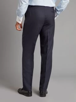 Lightweight Eaton Suit - Plain Navy 16 Lightweight Eaton Suit - Plain Navy -Clothing store 230823 OliverBrown Model3194