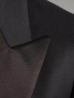 Luxury Carlyle Dinner Suit Loro Piana - Midnight -Clothing store 230823 OliverBrown Model3297