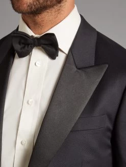 Luxury Carlyle Dinner Suit Loro Piana - Midnight -Clothing store 230823 OliverBrown Model3298