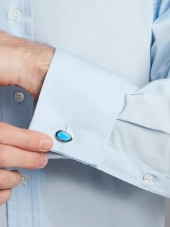 Berwick Shirt Classic Collar, Poplin - Sky Blue -Clothing store 231208 OliverBrown Model Ecom4357