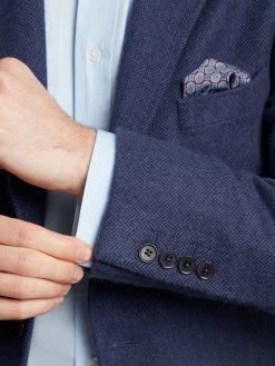 Unstructured Pure Cashmere Jacket - Blue Herringbone -Clothing store 231208 OliverBrown Model Ecom4399