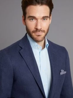 Unstructured Pure Cashmere Jacket - Blue Herringbone -Clothing store 231208 OliverBrown Model Ecom4404