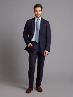 Pleated Trousers - Wool Twill Navy -Clothing store 231208 OliverBrown Model Ecom4432 79c71cbb 5200 429f 91d3 520632d7de83